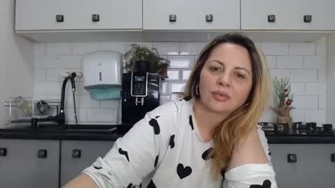 erika online show from 17, 2, 2025