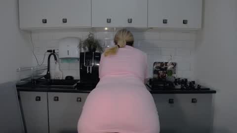 erika online show from 14, 9, 2025