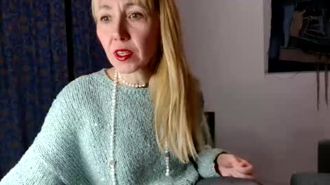 molliart online show from 2, 2, 2026