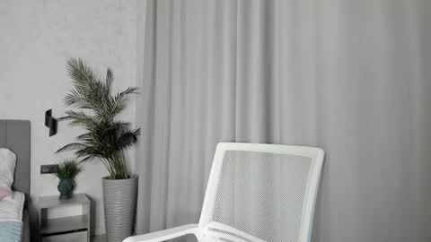 Snapshot of molly_555 chatting on 14, 10, 2025 Sima online show from 14, 10, 2025