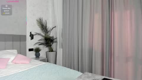 Snapshot of molly_555 chatting on 21, 10, 2025 Sima online show from 21, 10, 2025