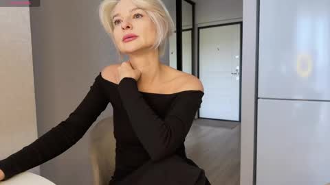 Snapshot of molly_beauti chatting on 19, 5, 2026 Molly online show from 19, 5, 2026