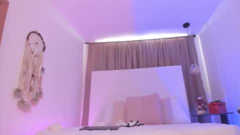 Snapshot of molly_beckers chatting on 11, 11, 2025 online show from 11, 11, 2025