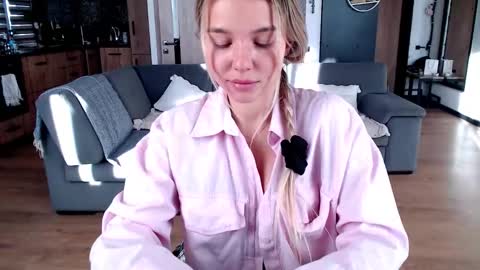 Molly online show from 11, 3, 2026