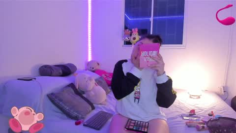 Snapshot of molly_g18 chatting on 2, 2, 2025 MARIANA online show from 2, 2, 2025