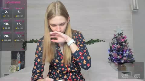 Molly Hunt online show from 25, 12, 2024