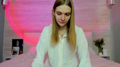 Molly Hunt online show from 5, 3, 2026