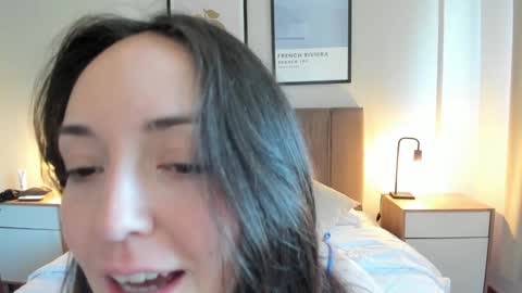   MOLLY   online show from 25, 1, 2025