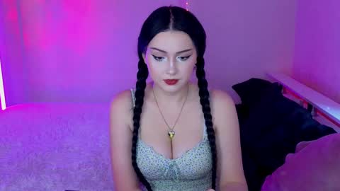 molly_millerr online show from 11, 12, 2024