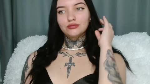 Snapshot of molly_montanaaa chatting on 18, 12, 2024 Lina online show from 18, 12, 2024