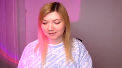 Snapshot of molly_moree chatting on 7, 1, 2025 Molly online show from 7, 1, 2025