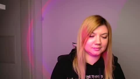 Snapshot of molly_moree chatting on 10, 1, 2025 Molly online show from 10, 1, 2025