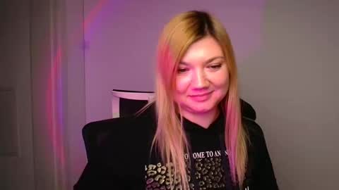 Snapshot of molly_moree chatting on 10, 1, 2025 Molly online show from 10, 1, 2025