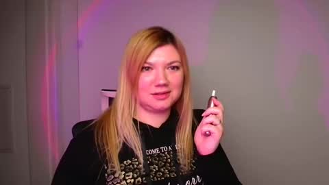 Snapshot of molly_moree chatting on 10, 1, 2025 Molly online show from 10, 1, 2025