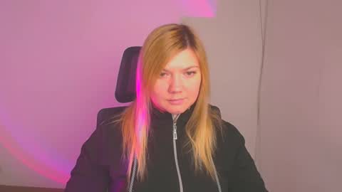 Snapshot of molly_moree chatting on 15, 1, 2025 Molly online show from 15, 1, 2025