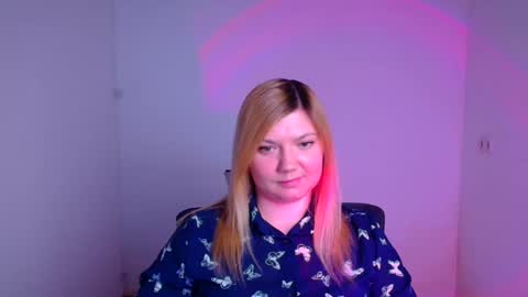 Snapshot of molly_moree chatting on 1, 2, 2025 Molly online show from 1, 2, 2025