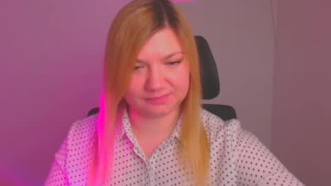 Snapshot of molly_moree chatting on 3, 2, 2025 Molly online show from 3, 2, 2025