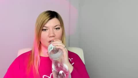 Snapshot of molly_moree chatting on 5, 2, 2025 Molly online show from 5, 2, 2025