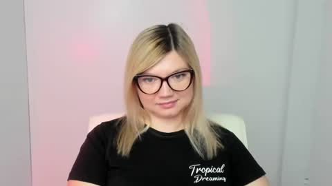 Snapshot of molly_moree chatting on 23, 9, 2025 Molly online show from 23, 9, 2025