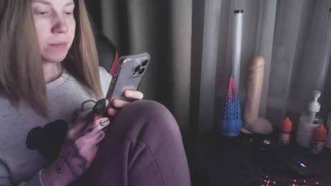 I have new photos come and see with love Molly online show from 1, 2, 2025