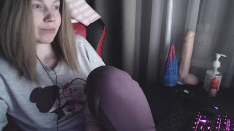 I have new photos come and see with love Molly online show from 3, 2, 2025