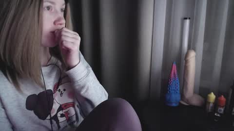 I have new photos come and see with love Molly online show from 16, 2, 2025