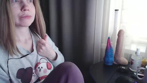 I have new photos come and see with love Molly online show from 26, 2, 2025