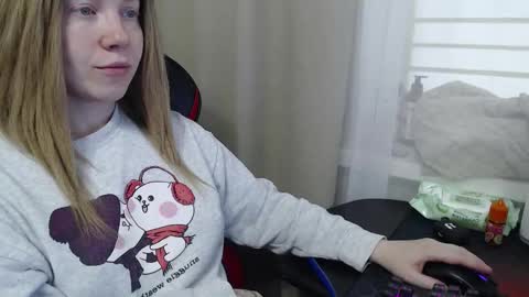 I have new photos come and see with love Molly online show from 31, 10, 2025