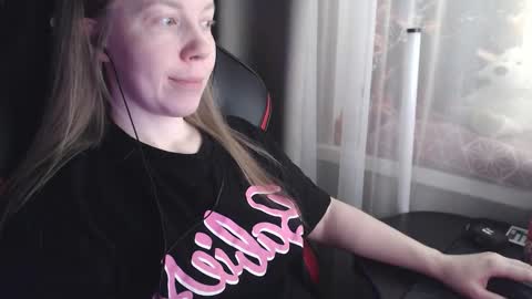 I have new photos come and see with love Molly online show from 19, 2, 2026