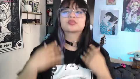 Snapshot of molly_shake chatting on 5, 3, 2025 Molly online show from 5, 3, 2025