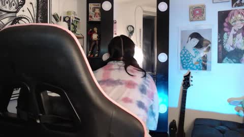 Snapshot of molly_shake chatting on 8, 3, 2025 Molly online show from 8, 3, 2025