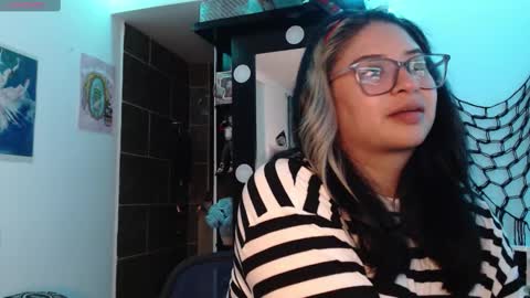 Snapshot of molly_shake chatting on 1, 10, 2025 Molly online show from 1, 10, 2025