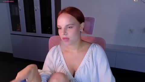 Snapshot of mollybossy chatting on 23, 7, 2026 Molly online show from 23, 7, 2026