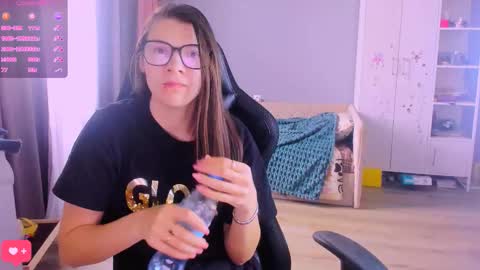  KIRA  online show from 10, 3, 2026