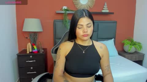 Snapshot of mollylove_ chatting on 24, 11, 2025 mollylove_ online show from 24, 11, 2025