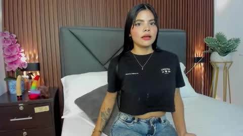 mollylove_ online show from 6, 3, 2026