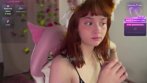 Snapshot of mollysb_05 chatting on 18, 12, 2025 mollysb_05 online show from 18, 12, 2025