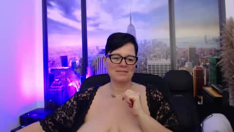 Snapshot of mollysun chatting on 18, 2, 2025 MollySun Nina Randmann online show from 18, 2, 2025