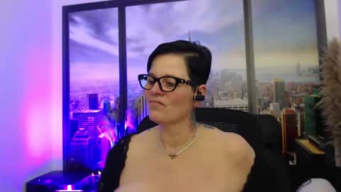 Snapshot of mollysun chatting on 28, 2, 2025 MollySun Nina Randmann online show from 28, 2, 2025