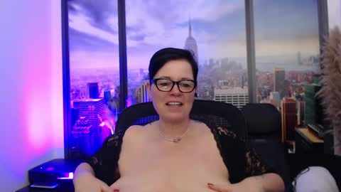 Snapshot of mollysun chatting on 9, 3, 2025 MollySun Nina Randmann online show from 9, 3, 2025