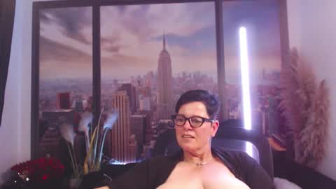Snapshot of mollysun chatting on 30, 9, 2025 MollySun Nina Randmann online show from 30, 9, 2025