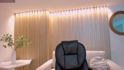 Molly Sunders online show from 3, 3, 2026