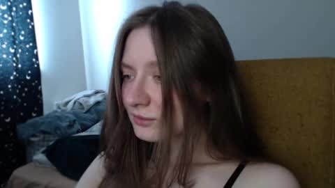 Snapshot of mollytucker chatting on 2, 3, 2025 mollytucker online show from 2, 3, 2025