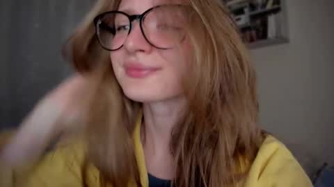 Snapshot of mollytucker chatting on 9, 9, 2025 mollytucker online show from 9, 9, 2025