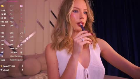 Snapshot of mollyymayy chatting on 31, 5, 2026 mollyymayy online show from 31, 5, 2026