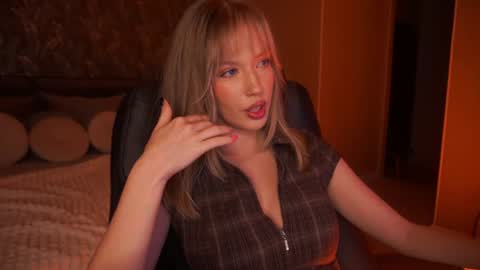 Snapshot of mollyymayy chatting on 7, 8, 2026 mollyymayy online show from 7, 8, 2026