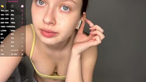 Snapshot of moltenpeach chatting on 21, 4, 2026 Hermina online show from 21, 4, 2026