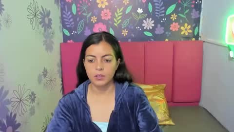 Snapshot of moly_cutte chatting on 9, 12, 2024 moly_cutte online show from 9, 12, 2024