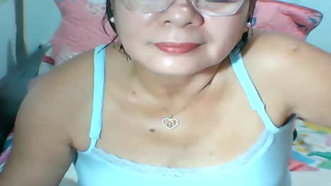 Snapshot of mombastic55 chatting on 2, 7, 2026 mombastic55 online show from 2, 7, 2026