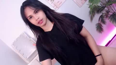 MOMIKHEM online show from 8, 10, 2025